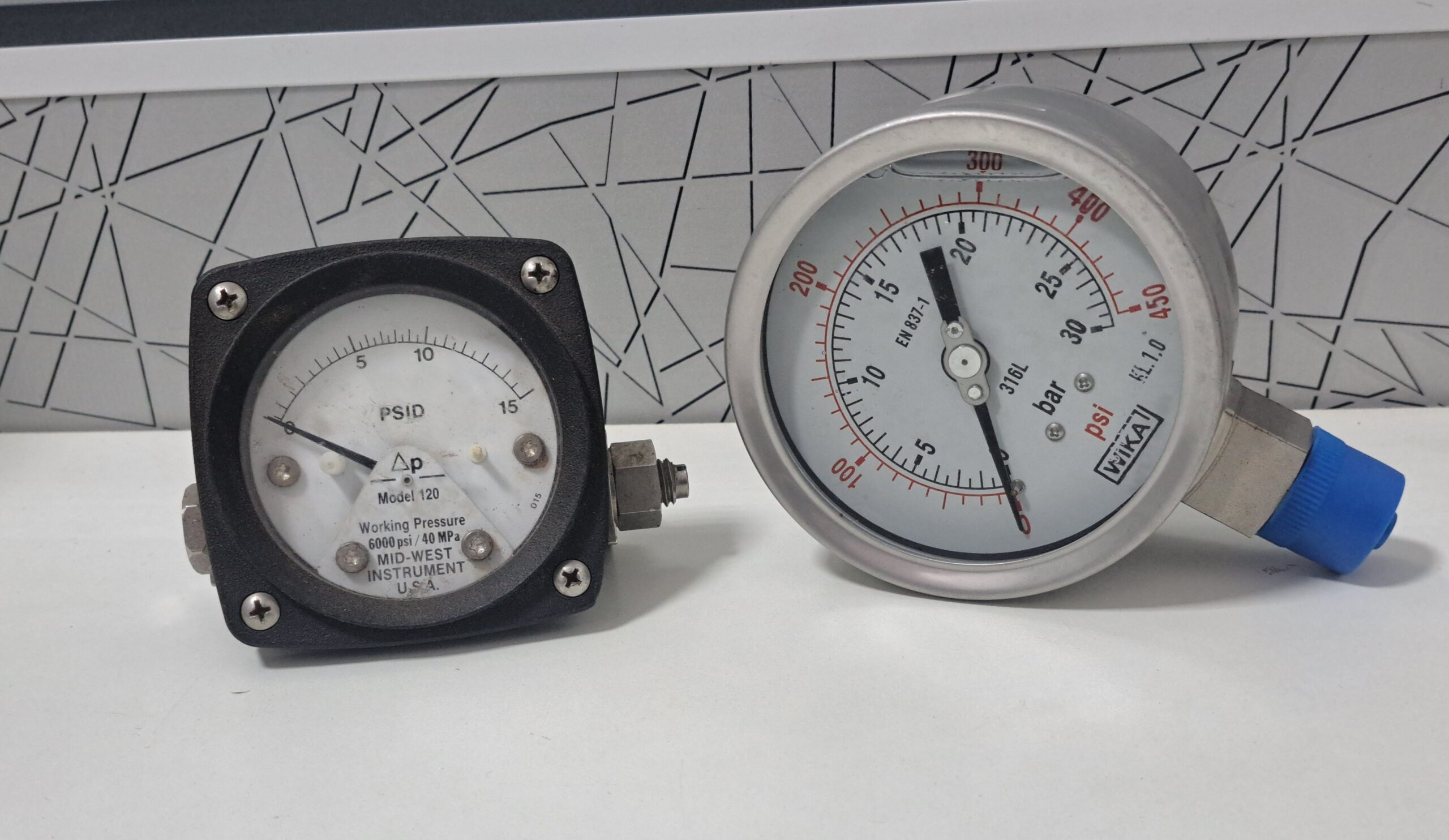 Pressure gauges